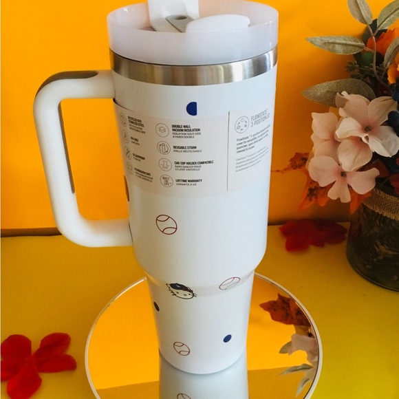 Hello Kitty Stanley Dodgers tumbler NIB - Picture 3 of 3